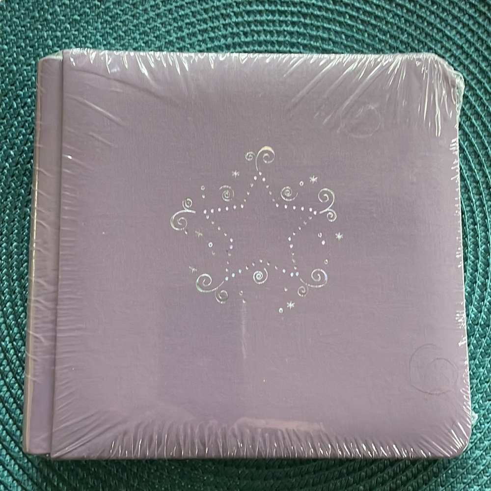 NIP 💫 Creative Memories 7x7 Stardust Lilac Album with 12 pages